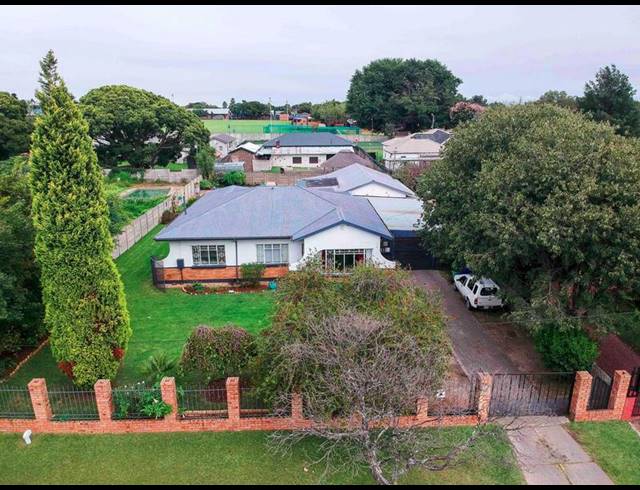 4 BEDROOM HOUSE FOR SALE IN WITPOORTJIE